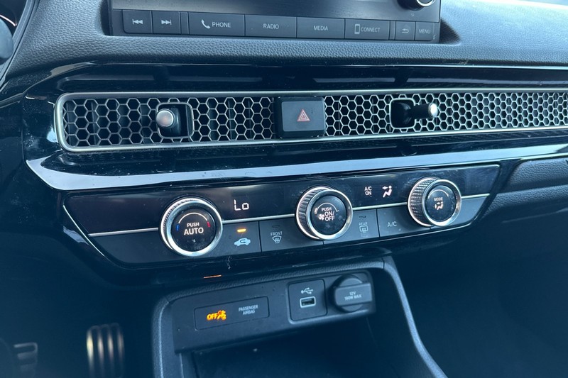 Honda Civic Sedan Vehicle Full-screen Gallery Image 27