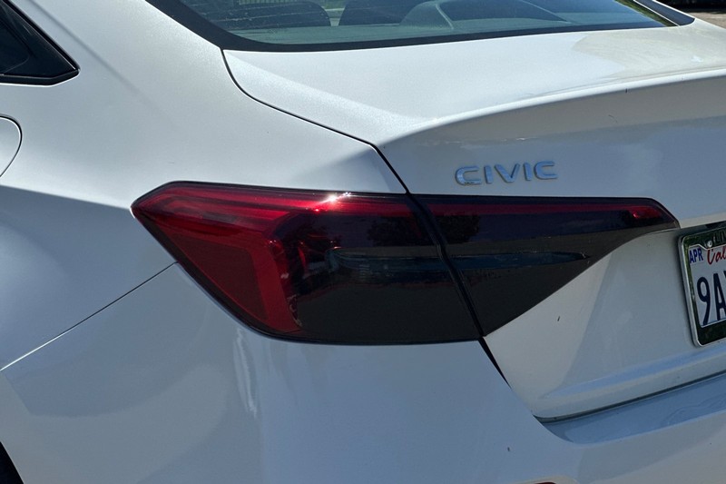 Honda Civic Sedan Vehicle Full-screen Gallery Image 45