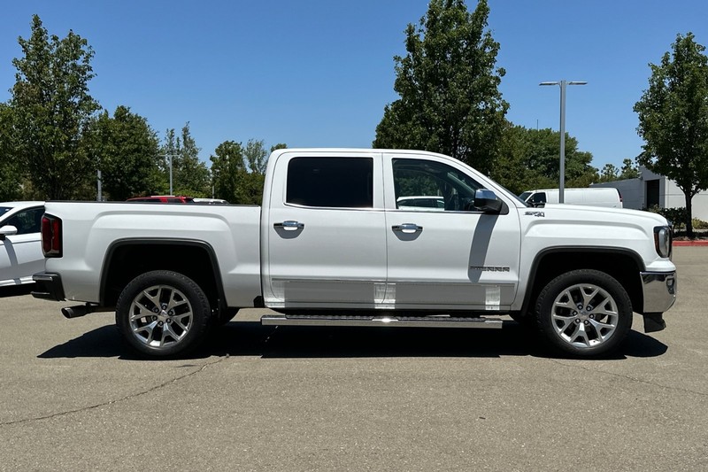 GMC Sierra 1500 Vehicle Full-screen Gallery Image 03