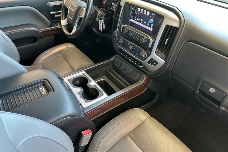 GMC Sierra 1500 Vehicle Full-screen Gallery Image 16