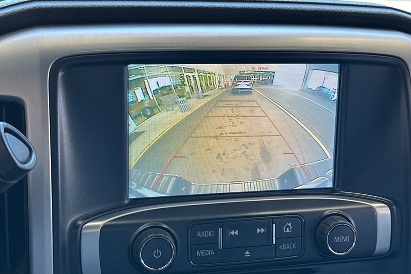 GMC Sierra 1500 Vehicle Full-screen Gallery Image 24
