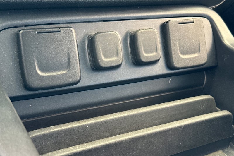 GMC Sierra 1500 Vehicle Full-screen Gallery Image 28