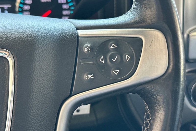 GMC Sierra 1500 Vehicle Full-screen Gallery Image 35