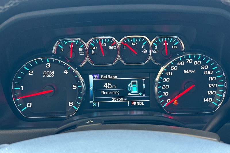 GMC Sierra 1500 Vehicle Full-screen Gallery Image 36