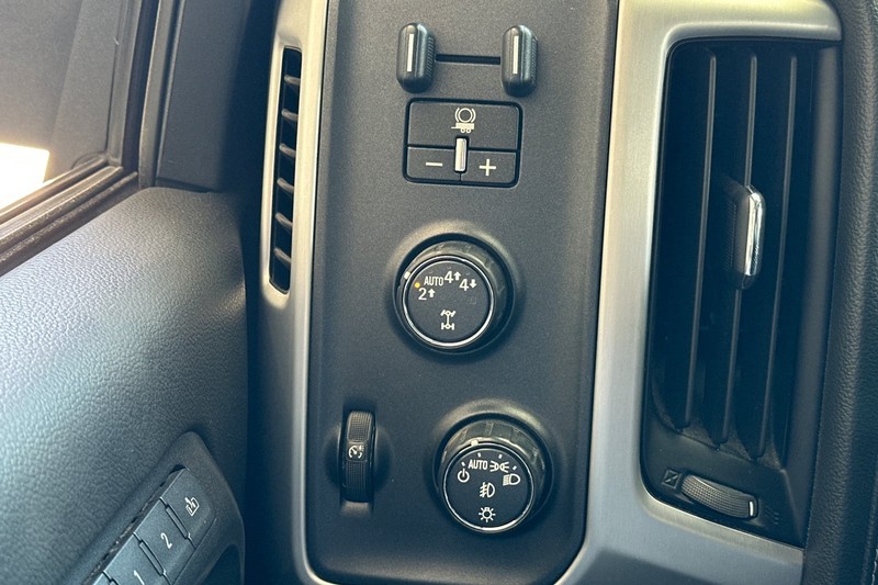 GMC Sierra 1500 Vehicle Full-screen Gallery Image 38