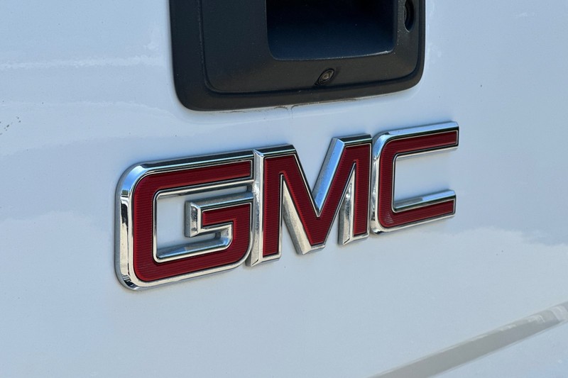 GMC Sierra 1500 Vehicle Full-screen Gallery Image 49