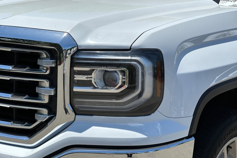 GMC Sierra 1500 Vehicle Full-screen Gallery Image 50