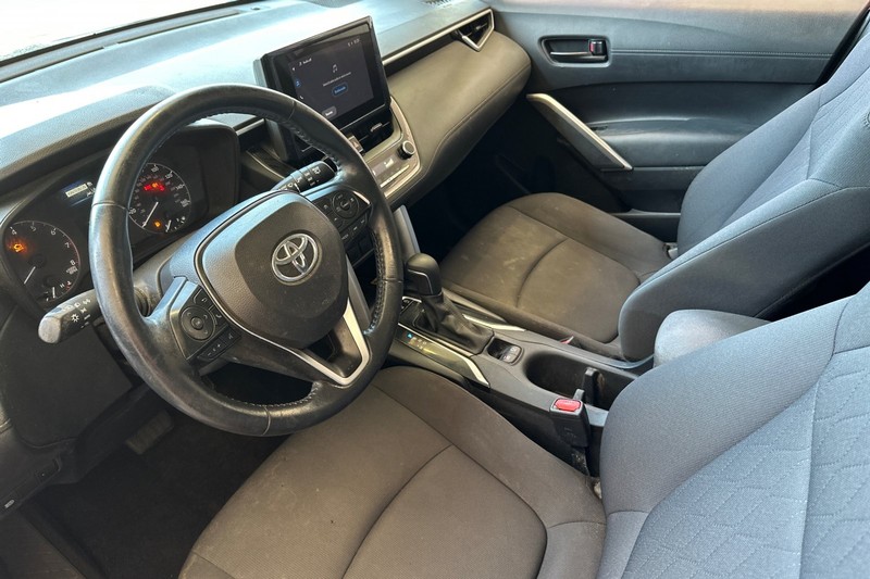 Toyota Corolla Cross Vehicle Full-screen Gallery Image 10