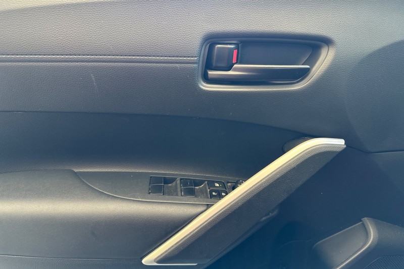 Toyota Corolla Cross Vehicle Full-screen Gallery Image 11