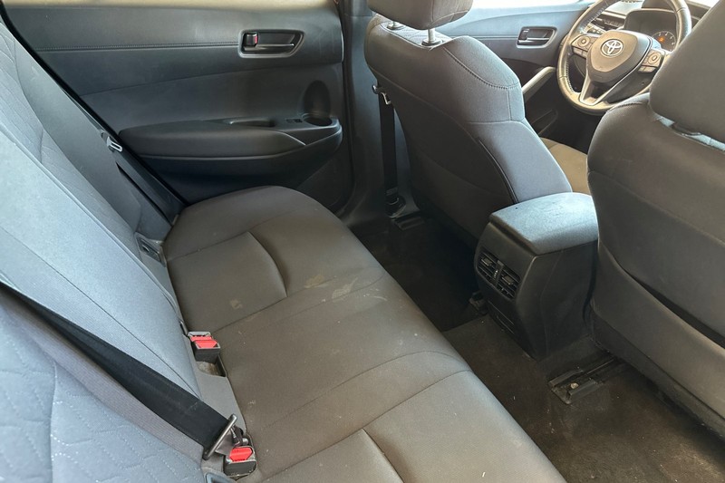 Toyota Corolla Cross Vehicle Full-screen Gallery Image 18