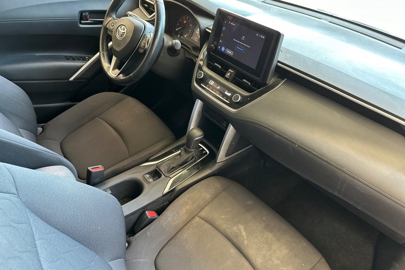Toyota Corolla Cross Vehicle Full-screen Gallery Image 19