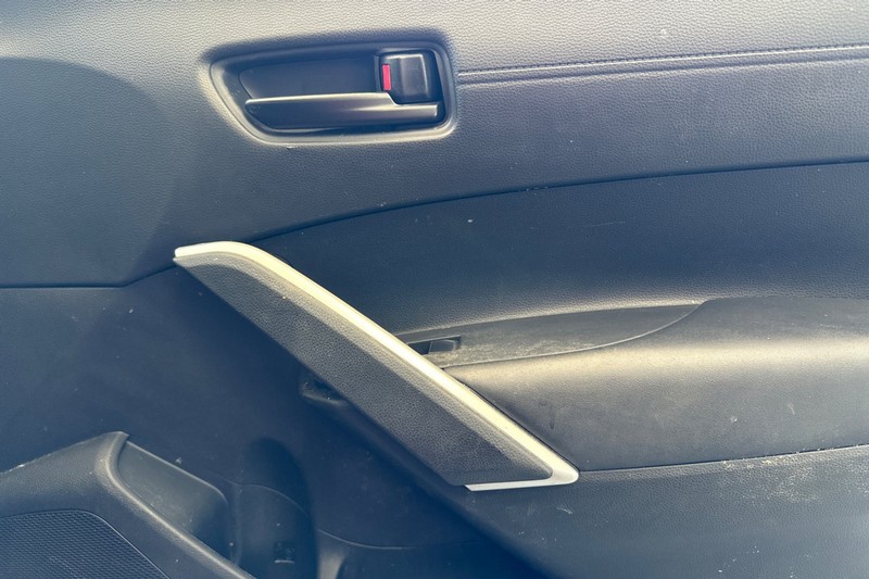 Toyota Corolla Cross Vehicle Full-screen Gallery Image 21