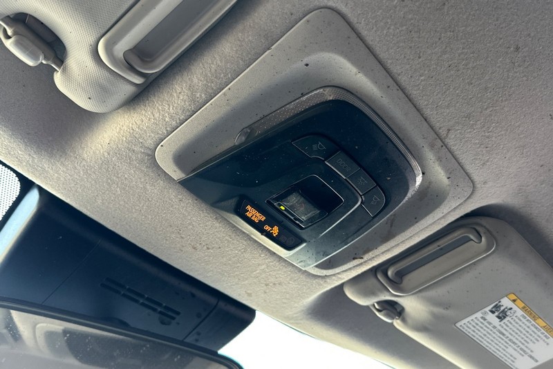 Toyota Corolla Cross Vehicle Full-screen Gallery Image 24