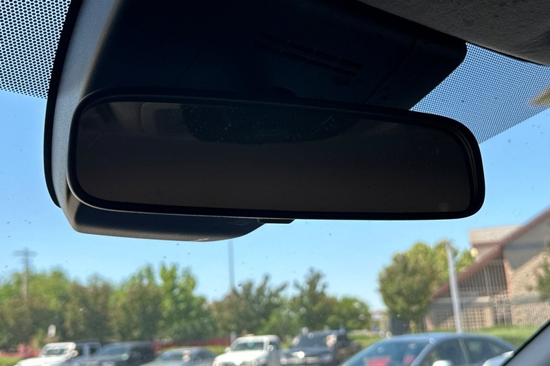 Toyota Corolla Cross Vehicle Full-screen Gallery Image 25