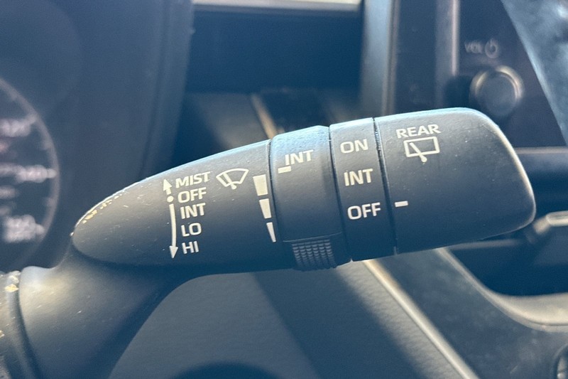 Toyota Corolla Cross Vehicle Full-screen Gallery Image 37