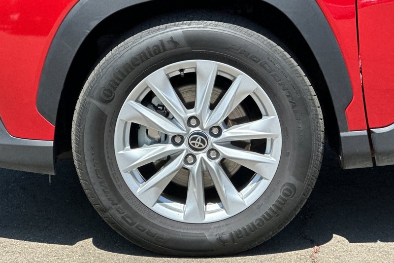 Toyota Corolla Cross Vehicle Full-screen Gallery Image 42