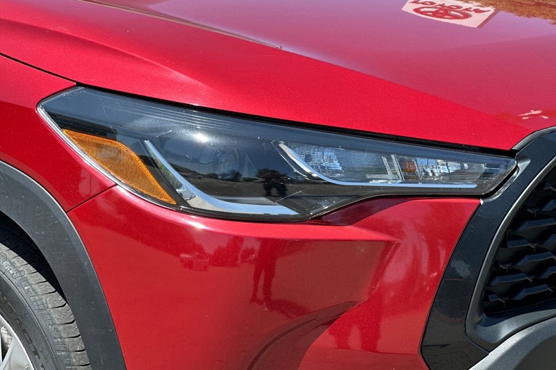 Toyota Corolla Cross Vehicle Full-screen Gallery Image 43