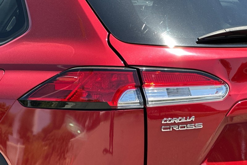 Toyota Corolla Cross Vehicle Full-screen Gallery Image 45