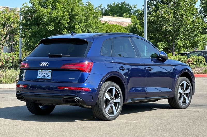 Audi Q5 Vehicle Full-screen Gallery Image 04