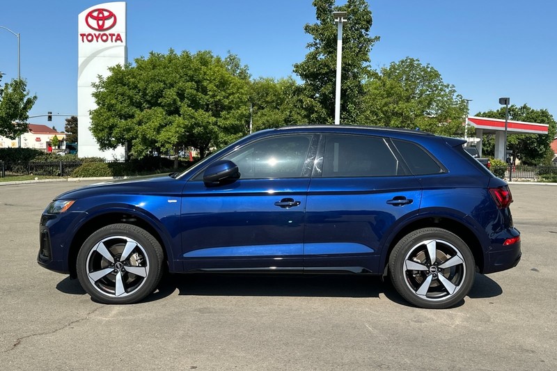 Audi Q5 Vehicle Full-screen Gallery Image 07