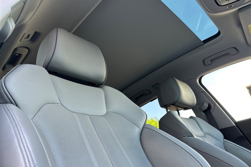 Audi Q5 Vehicle Full-screen Gallery Image 19