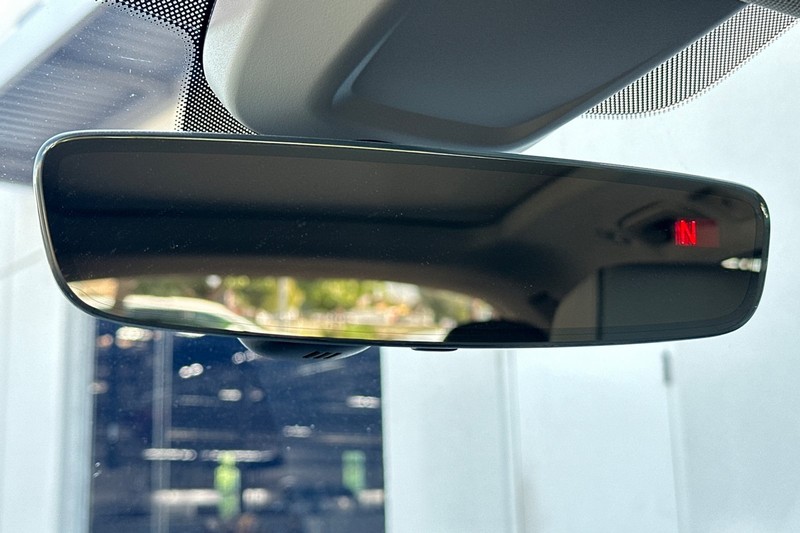 Audi Q5 Vehicle Full-screen Gallery Image 24