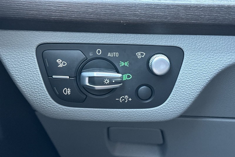 Audi Q5 Vehicle Full-screen Gallery Image 41
