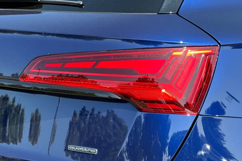 Audi Q5 Vehicle Full-screen Gallery Image 50
