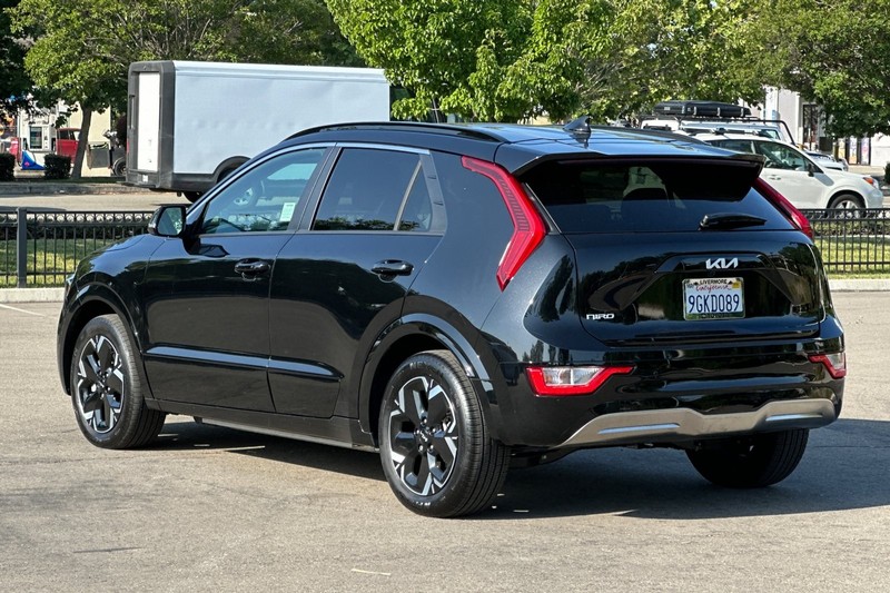 Kia Niro EV Vehicle Full-screen Gallery Image 06