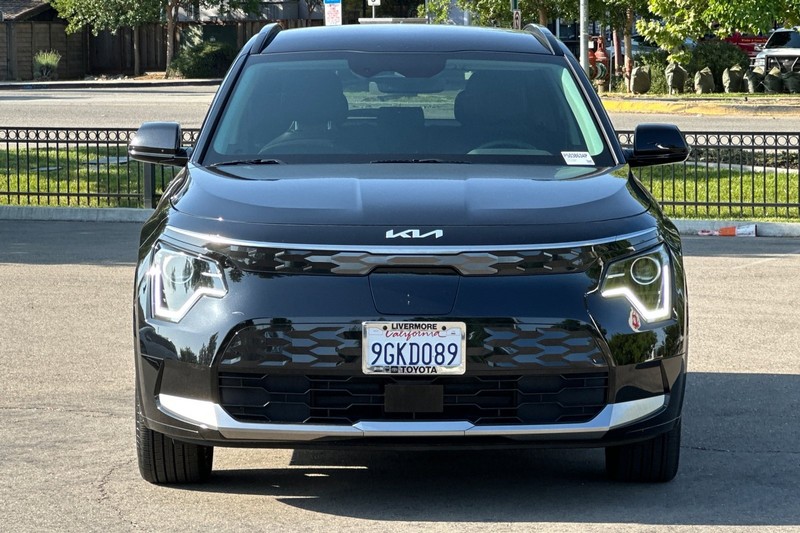 Kia Niro EV Vehicle Full-screen Gallery Image 09