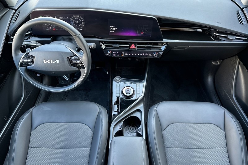 Kia Niro EV Vehicle Full-screen Gallery Image 15