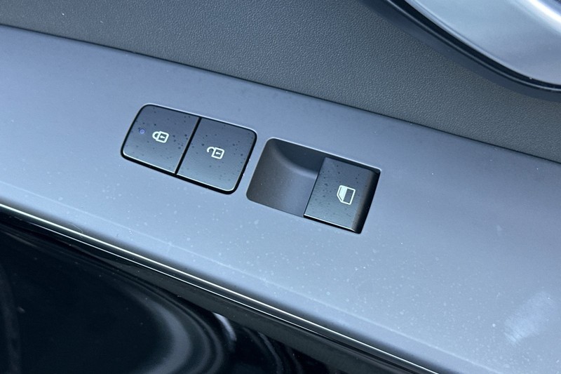 Kia Niro EV Vehicle Full-screen Gallery Image 22