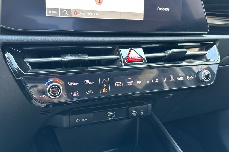 Kia Niro EV Vehicle Full-screen Gallery Image 28