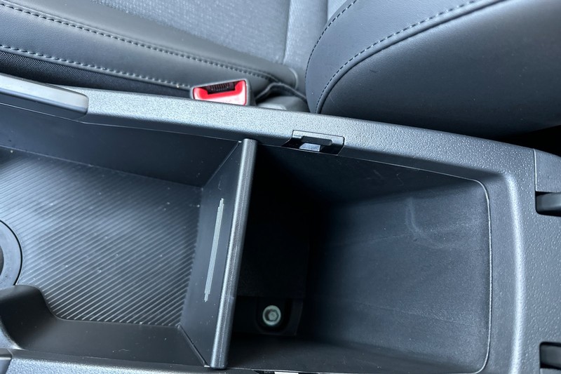 Kia Niro EV Vehicle Full-screen Gallery Image 32