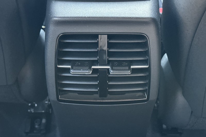 Kia Niro EV Vehicle Full-screen Gallery Image 41