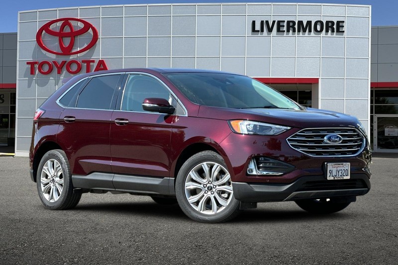 Ford Edge Vehicle Full-screen Gallery Image 02