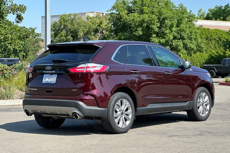 Ford Edge Vehicle Full-screen Gallery Image 04