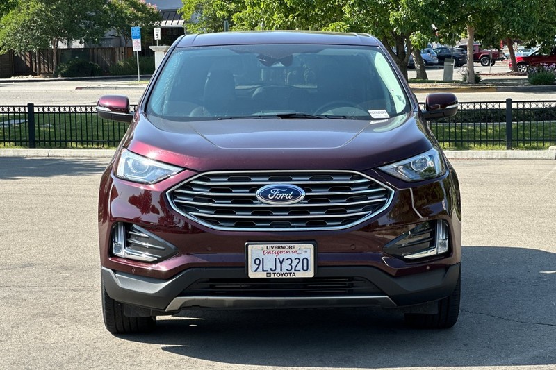 Ford Edge Vehicle Full-screen Gallery Image 09