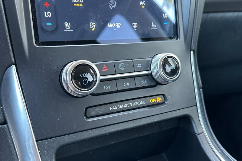 Ford Edge Vehicle Full-screen Gallery Image 28