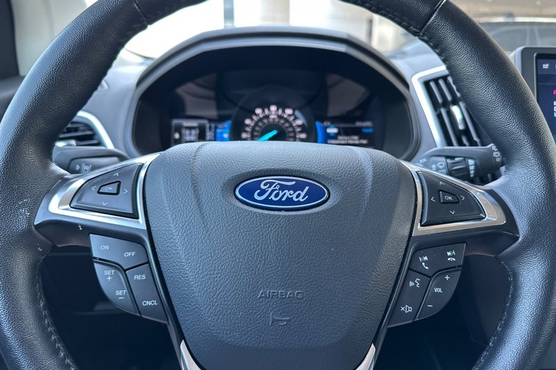 Ford Edge Vehicle Full-screen Gallery Image 33