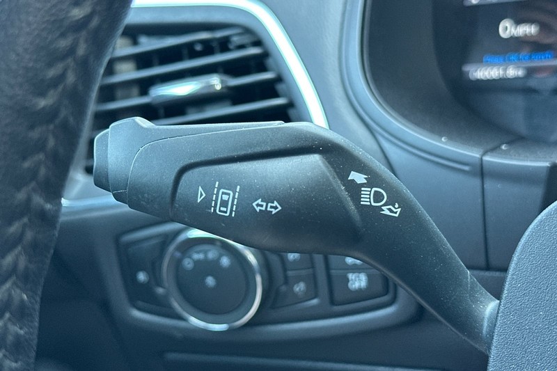 Ford Edge Vehicle Full-screen Gallery Image 35
