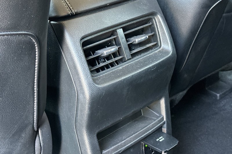 Ford Edge Vehicle Full-screen Gallery Image 41