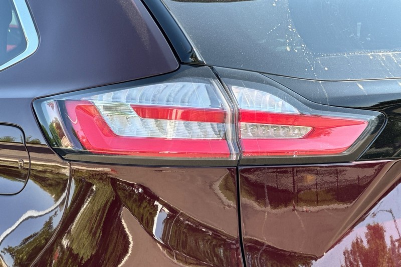 Ford Edge Vehicle Full-screen Gallery Image 45