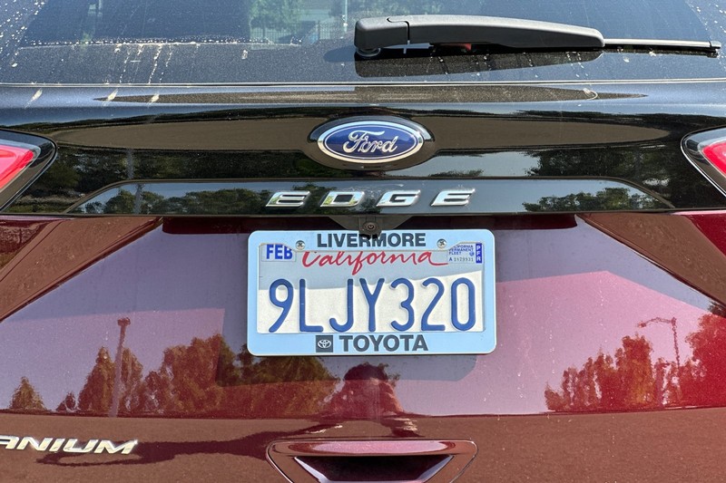 Ford Edge Vehicle Full-screen Gallery Image 46