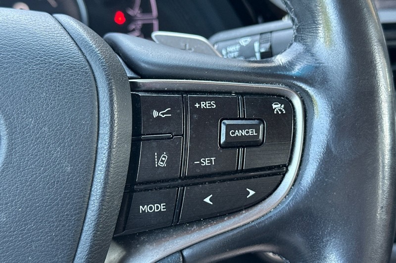 Lexus ES Vehicle Full-screen Gallery Image 35