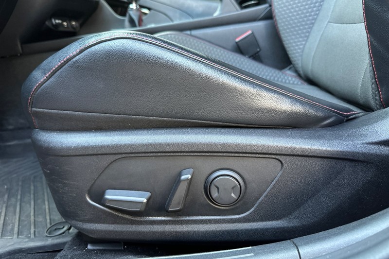 Hyundai Elantra Vehicle Full-screen Gallery Image 13