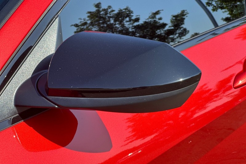 Hyundai Elantra Vehicle Full-screen Gallery Image 50