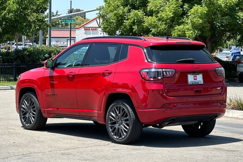Jeep Compass Vehicle Full-screen Gallery Image 06