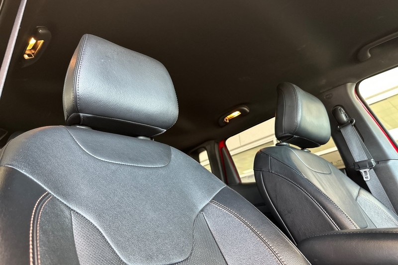 Jeep Compass Vehicle Full-screen Gallery Image 20