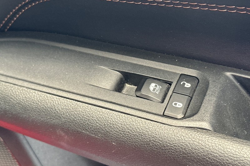 Jeep Compass Vehicle Full-screen Gallery Image 22